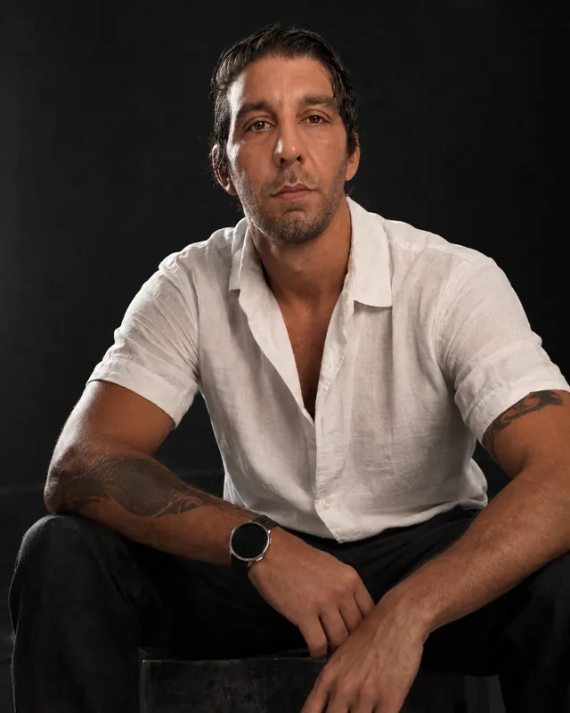 Tommy, diseñador y desarrollador de Famara Web Studio, en su estudio de Lanzarote
